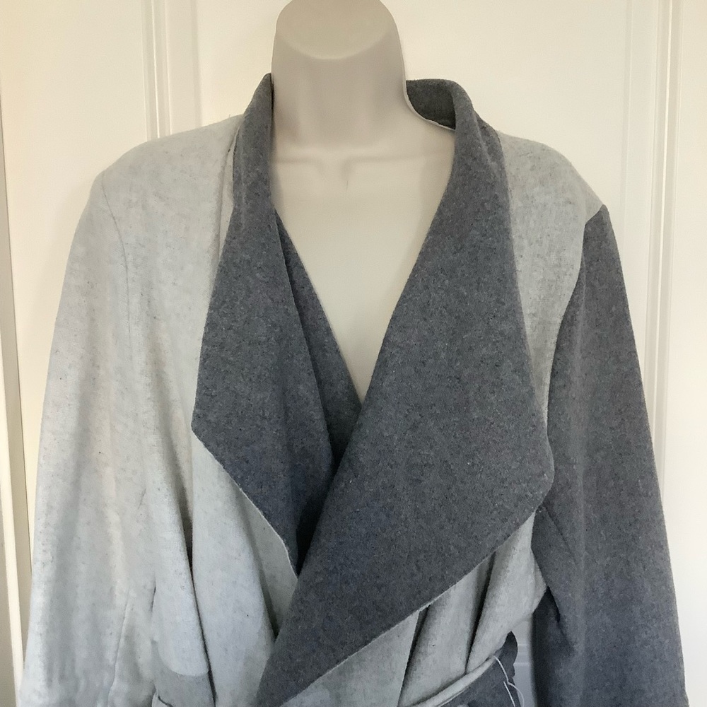 $179 Alfani Women's Gray Colorblocked Wing Collar Belted Waist Jacket Size L/XL - Picture 3 of 9